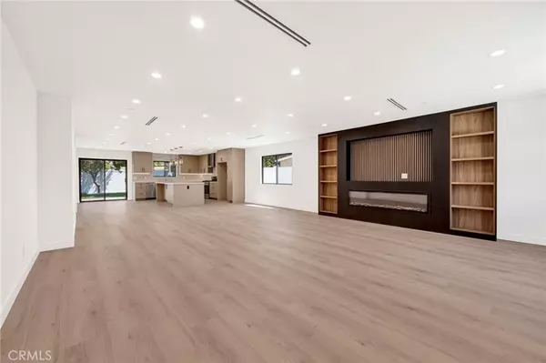 Panorama City, CA 91402,7740 Clearfield Avenue