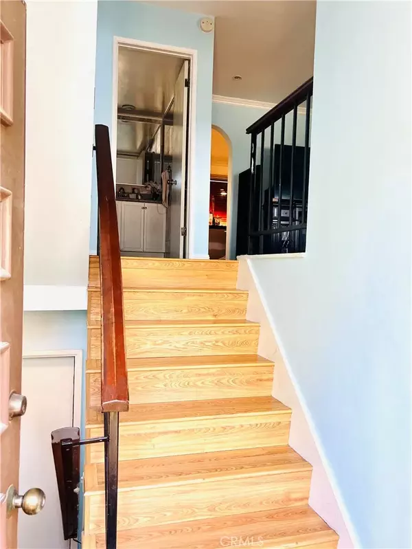 Reseda, CA 91335,18958 Sherman Way #19