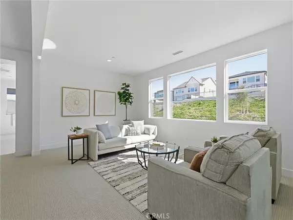 Valencia, CA 91381,27627 Juniper Lane