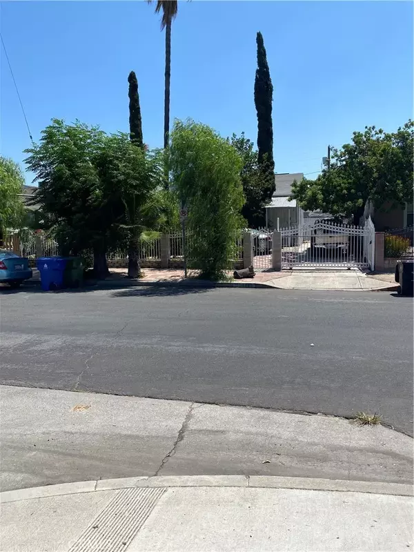 North Hollywood, CA 91605,7660 Radford Avenue