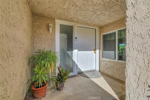 Valencia, CA 91355,25149 Amberley Way