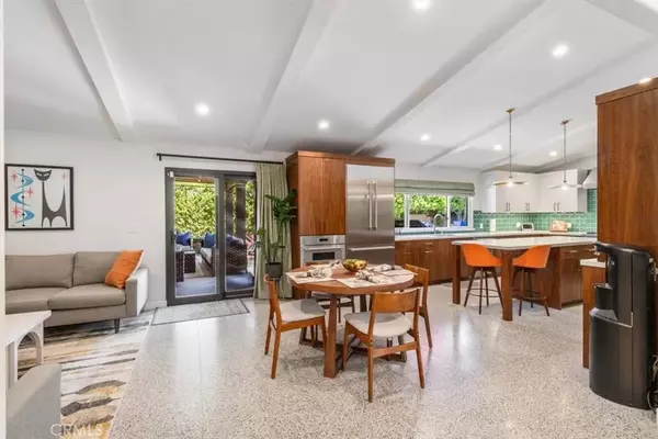 Chatsworth, CA 91311,10850 Owensmouth Avenue