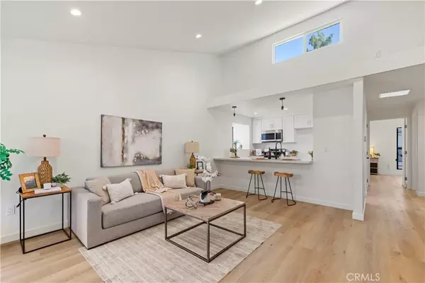 11107 Arminta Street #15, Sun Valley, CA 91352