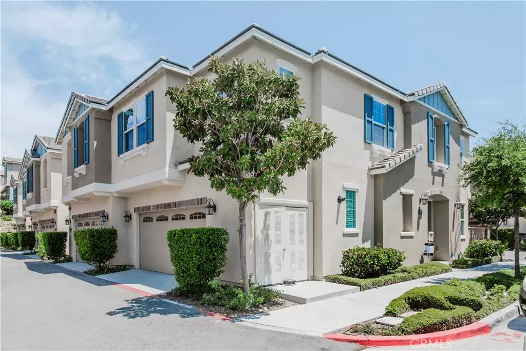 Saugus, CA 91350,22059 Barrington Way
