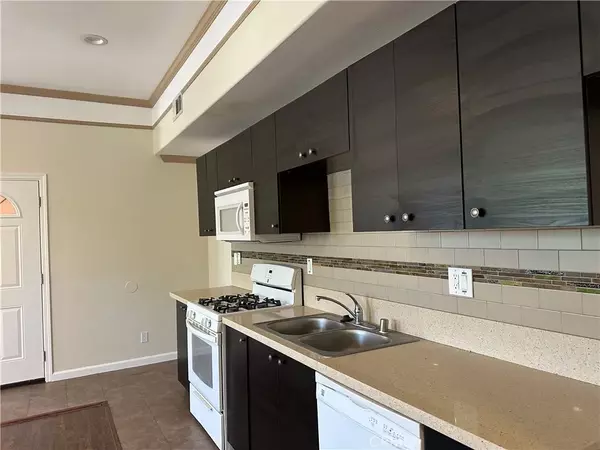 Sherman Oaks, CA 91401,14352 Tiara Street