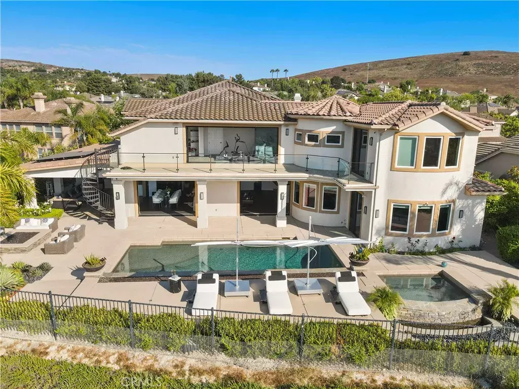 Westlake Village, CA 91362,2483 Santa Bella Place
