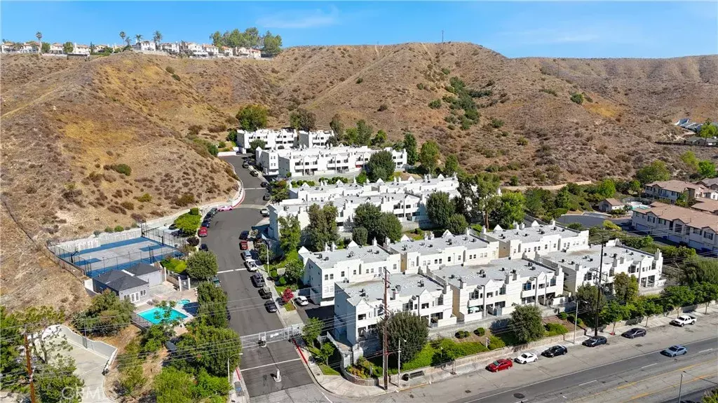 Canyon Country, CA 91351,18209 Sierra #12