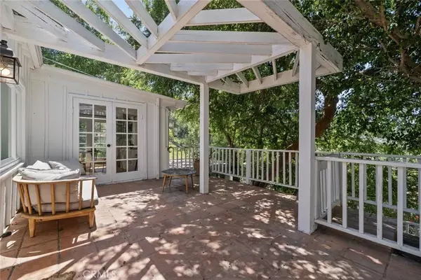 Los Angeles, CA 90068,7214 S Sycamore Trail