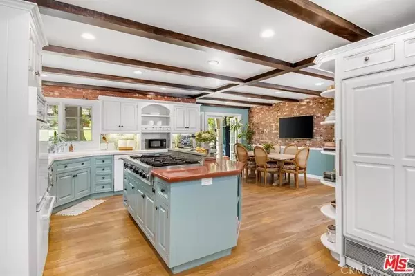 Hidden Hills, CA 91302,5255 ROUND MEADOW