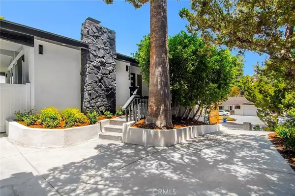 Woodland Hills, CA 91364,22284 Avenue San Luis