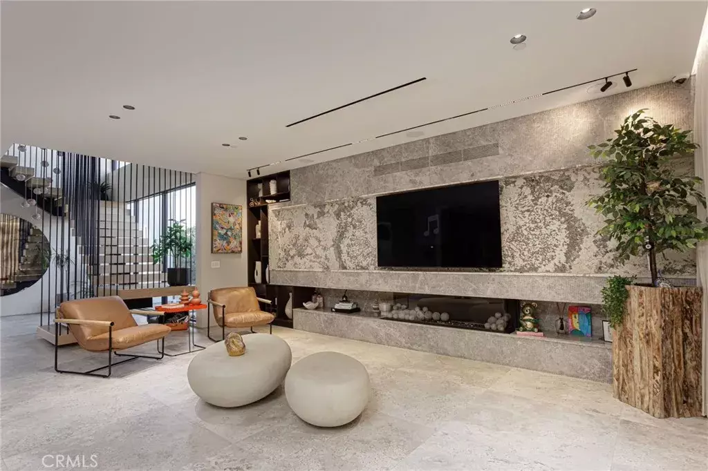Encino, CA 91316,5106 Lindley Avenue