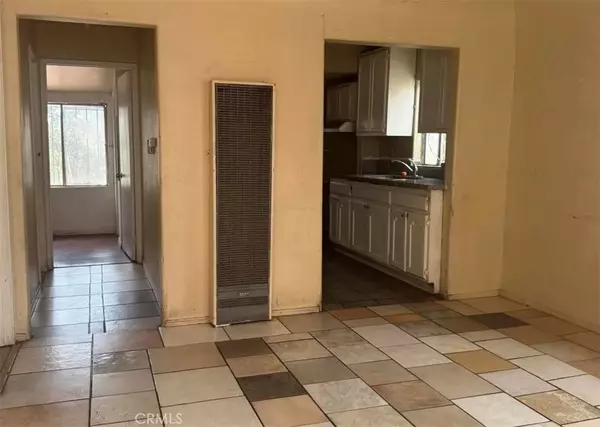 Los Angeles, CA 90003,338 107th