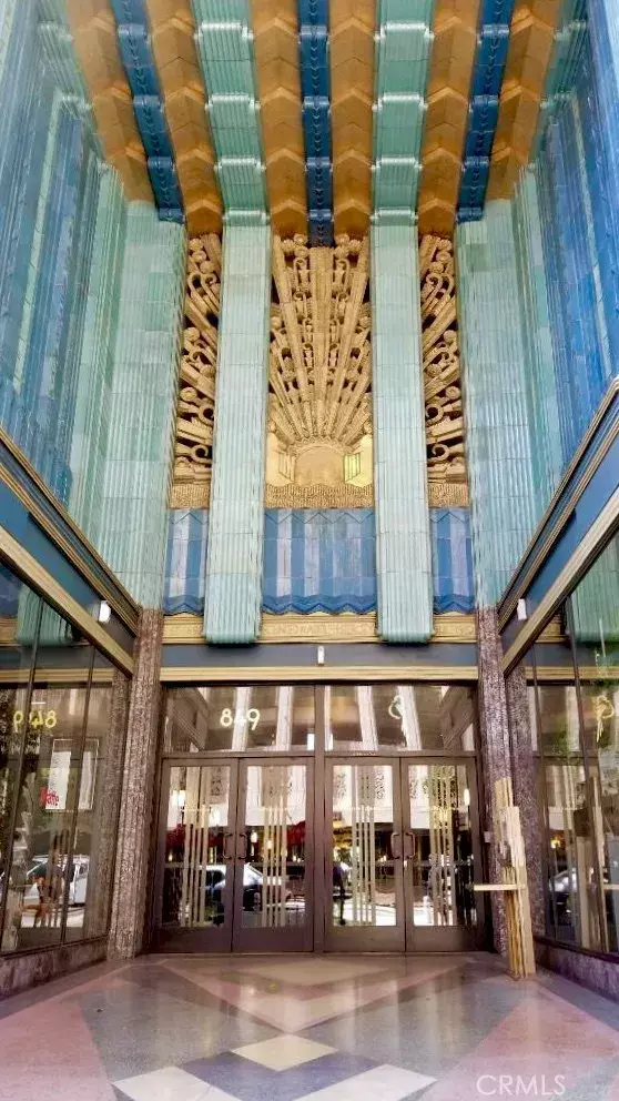 Los Angeles, CA 90014,849 S Broadway #1 PH