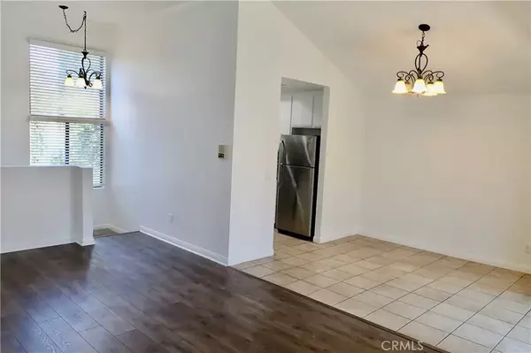 Calabasas, CA 91302,4275 Las Virgenes Road #3