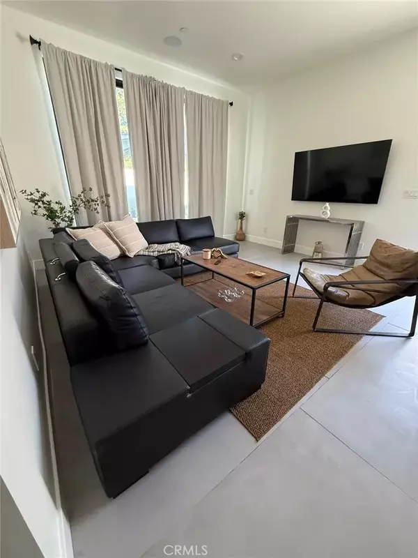 22747 Califa Street, Woodland Hills, CA 91367