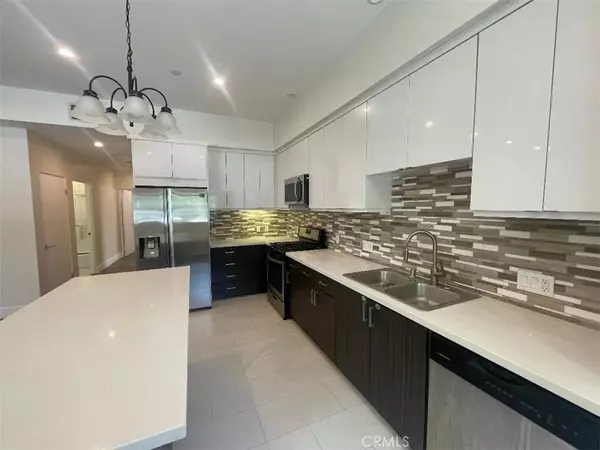 Lake Balboa, CA 91406,6445 Woodley Avenue #101