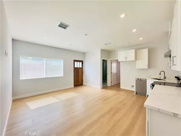 Lake Balboa, CA 91406,17522 Lemay Street