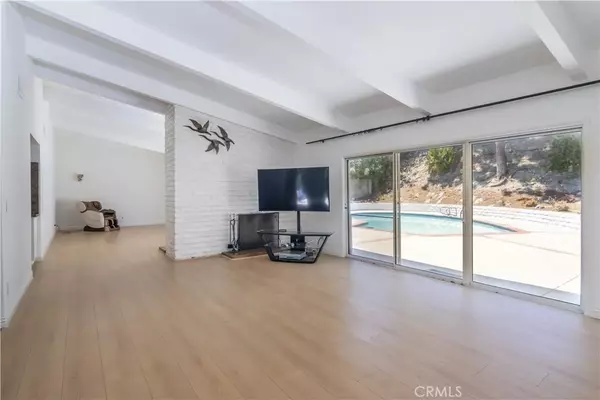 Woodland Hills, CA 91367,5725 El Canon Avenue
