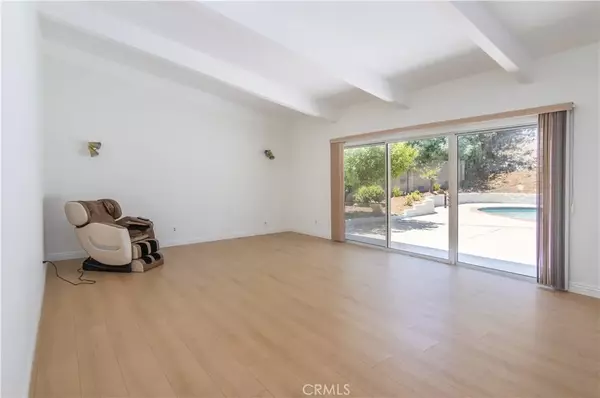 Woodland Hills, CA 91367,5725 El Canon Avenue