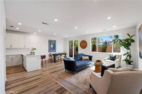 8255 N Sophie Court, Northridge, CA 91325