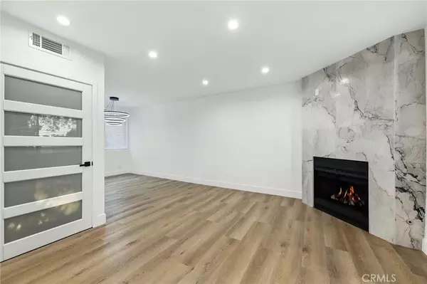 21720 Hart Street #5, Canoga Park, CA 91303