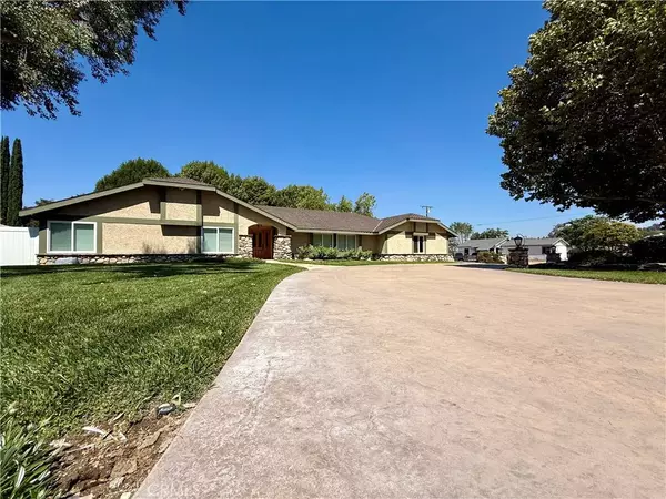 Newhall, CA 91321,24759 Aden Avenue