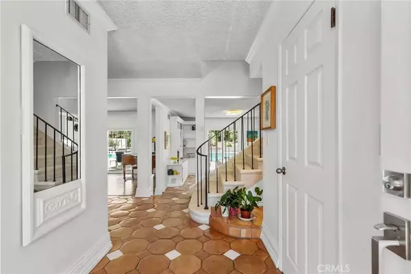 West Hills, CA 91304,23513 Schoenborn Street