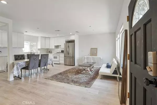 Tarzana, CA 91335,18352 Bessemer Street