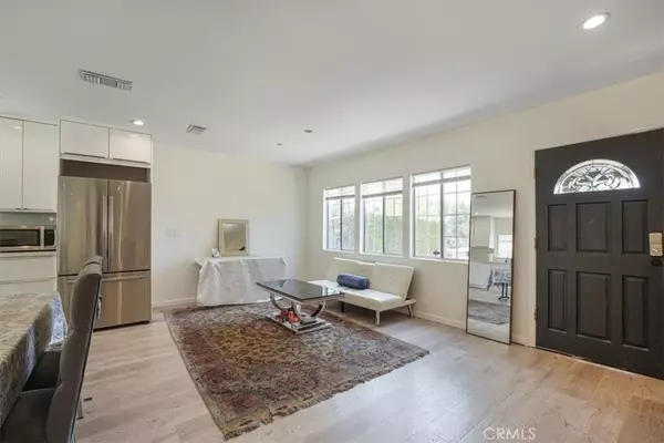 Tarzana, CA 91335,18352 Bessemer Street