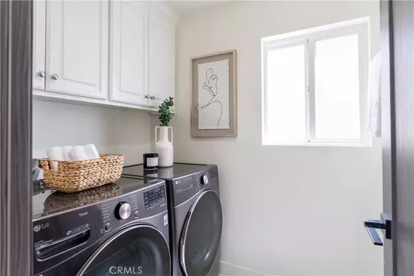 Van Nuys, CA 91405,14715 Archwood Street