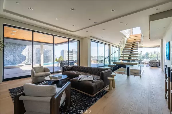 Los Angeles, CA 90068,1947 Glencoe Way