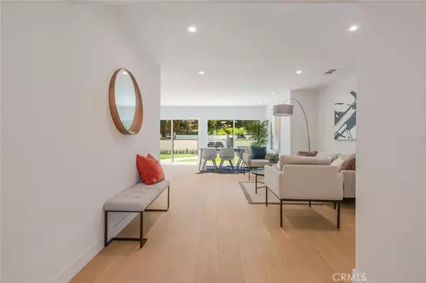 Woodland Hills, CA 91364,22218 San Miguel Street