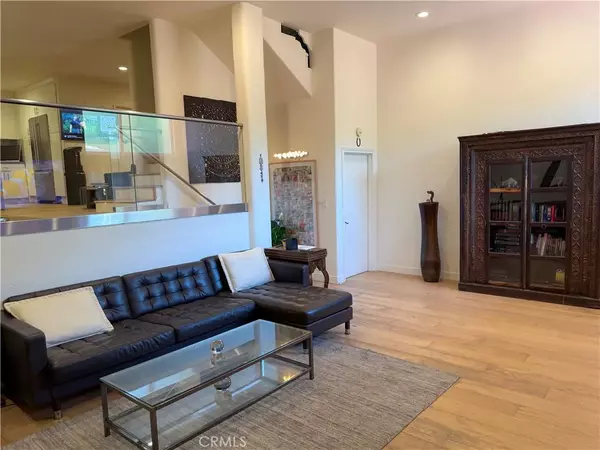 Encino, CA 91316,5229 Balboa Boulevard #32