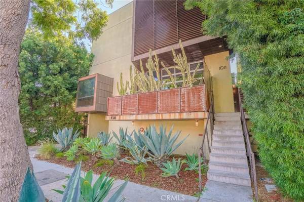1011 N Orange Grove Avenue #5, West Hollywood, CA 90046