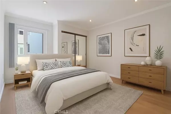 Valley Village, CA 91607,5257 Radford Avenue #107