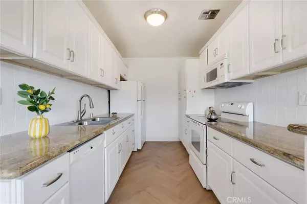 Encino, CA 91316,5400 Newcastle Avenue #46