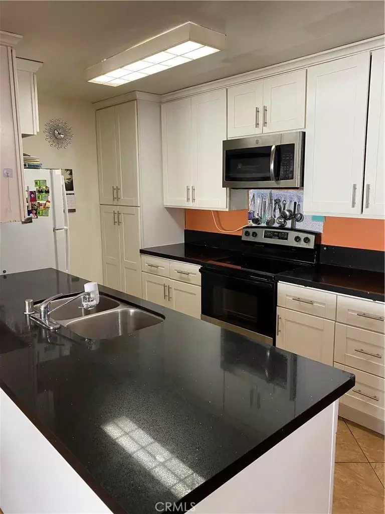 Encino, CA 91316,5334 Lindley Avenue #319