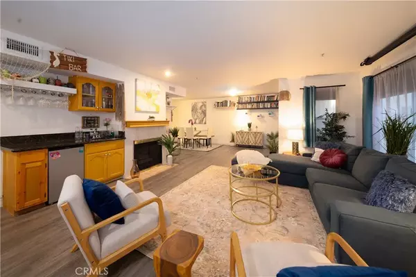 North Hills, CA 91343,8744 Burnet #7