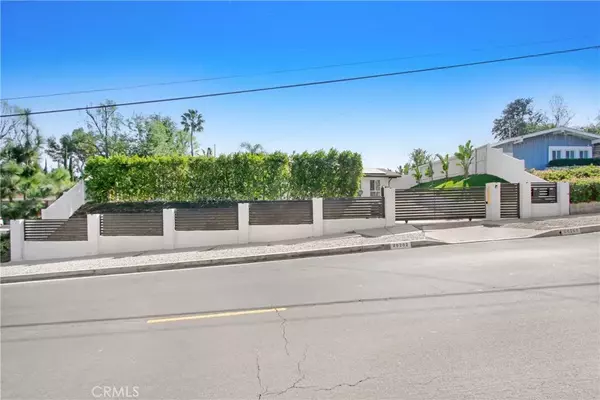 Woodland Hills, CA 91367,20200 Clark Street