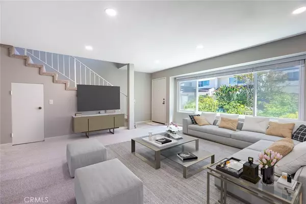 Sherman Oaks, CA 91423,4321 Matilija Avenue #14