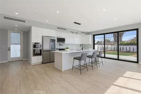 Winnetka, CA 91306,6830 N Lubao Avenue