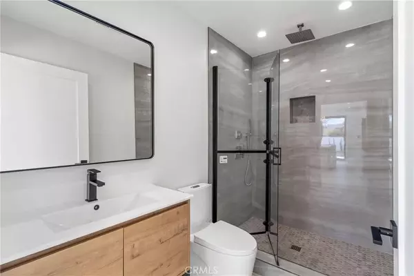 Winnetka, CA 91306,6830 N Lubao Avenue