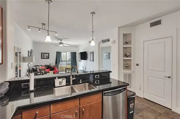 Valencia, CA 91355,24535 Town Center Drive #6403