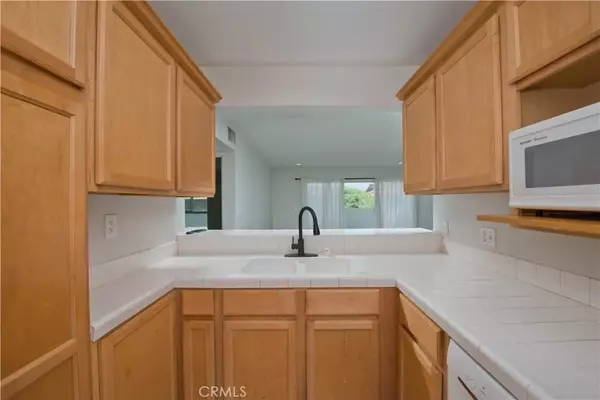 Encino, CA 91316,5454 Zelzah Avenue #204