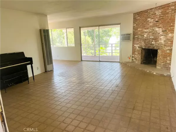 Calabasas, CA 91302,3975 Black Bird Way