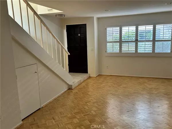 Sherman Oaks, CA 91423,13112 Moorpark Street #2