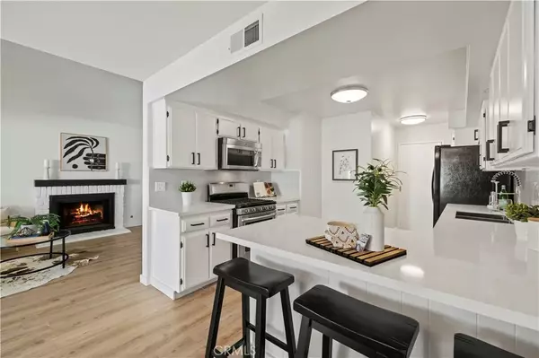 Newhall, CA 91321,25273 Avenida Dorena