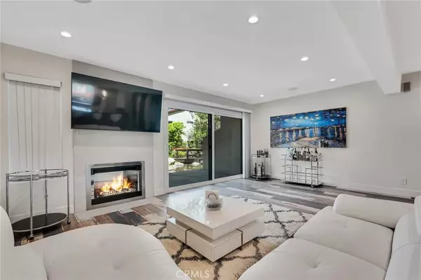 Woodland Hills, CA 91367,21551 Burbank # 114 Boulevard