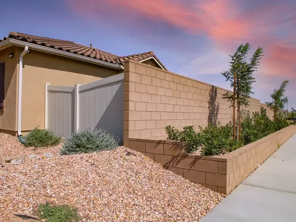 Lancaster, CA 93535,2159 E Newgrove Street