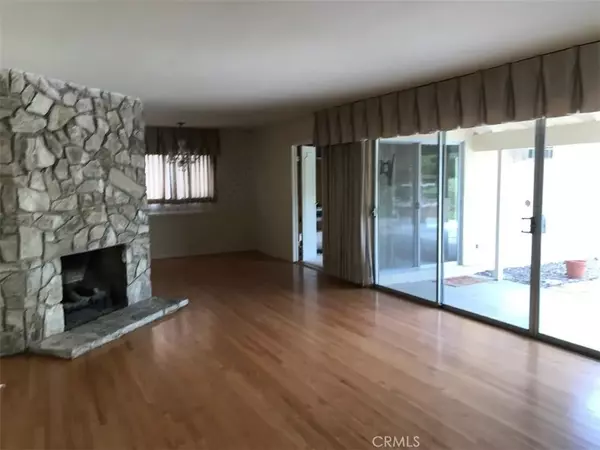 Woodland Hills, CA 91367,23439 Clarendon Street